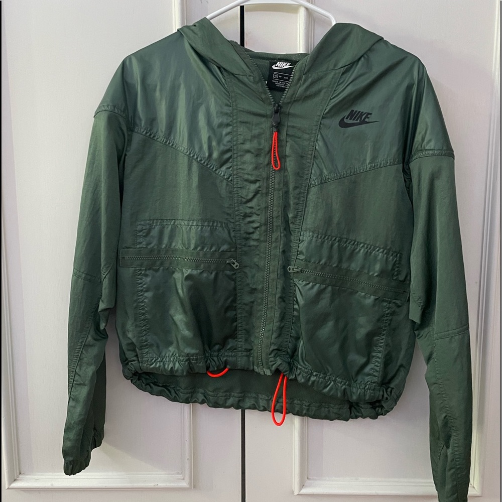 women’s nike cropped zip up jacket with drawstring waist